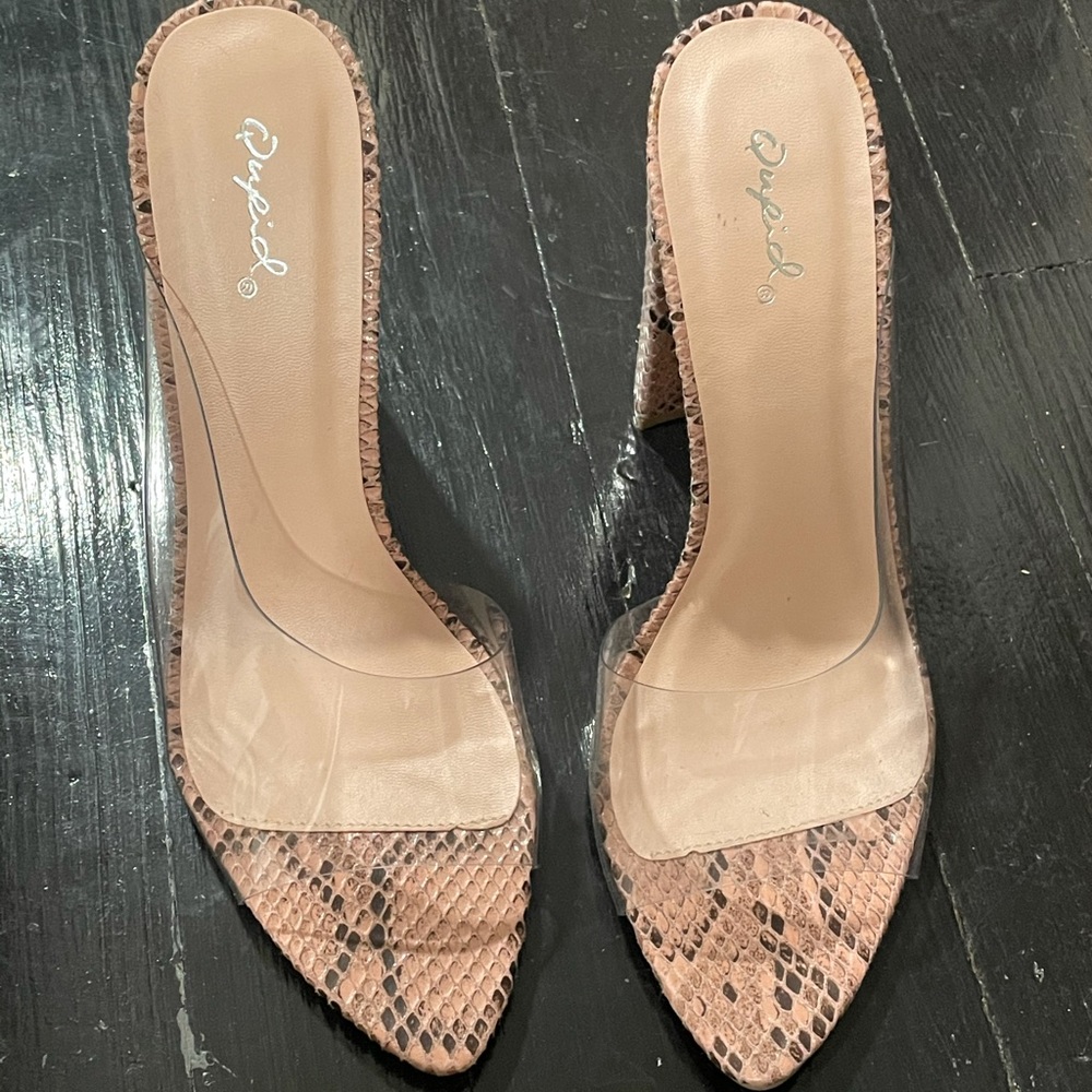 NWOT Clear heeled sandal with pink snakeskin 🐍